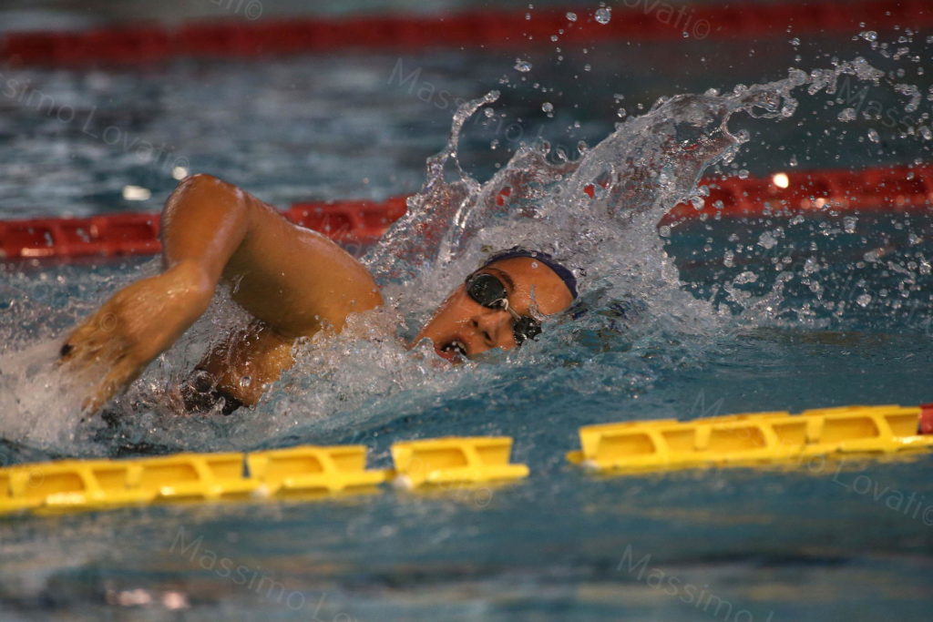 Nuotatrice stile libero con obbiettivo Canon 600mm F4