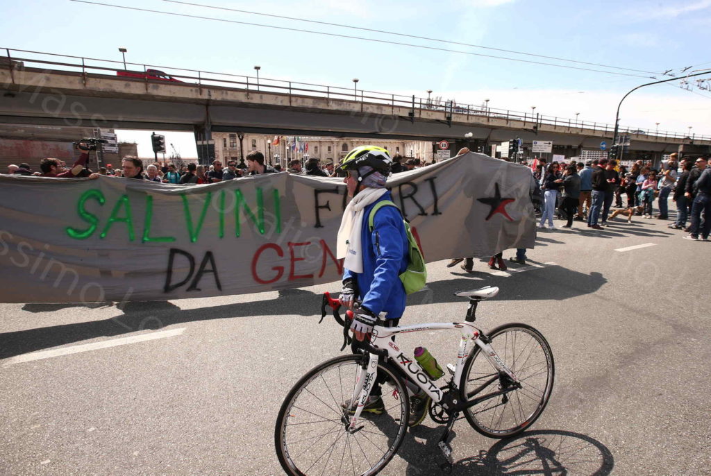 06/04/2019: Genova Manifestazione Antifascista: “Porti chiusi ai Razzisti, Salvini fuori da Genova”